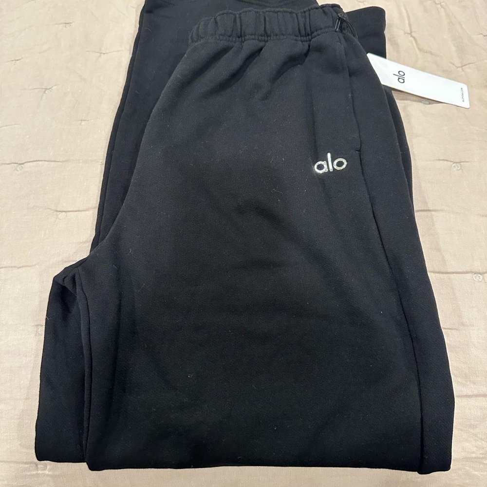 Alo yoga accolade straight leg sweatpants brand new